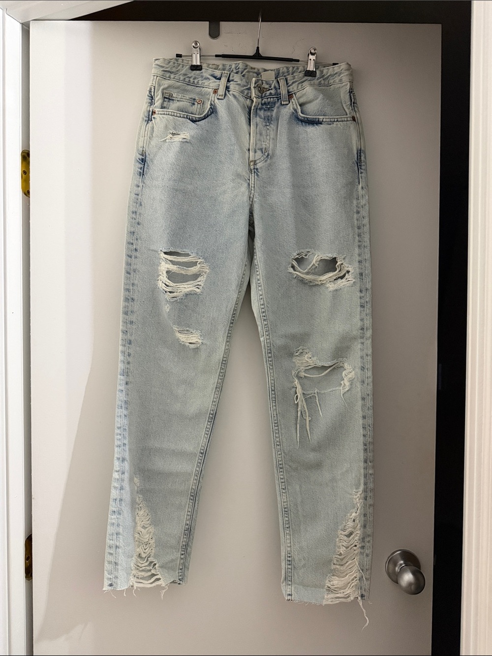Source Unknown Light Wash Distressed Boyfriend Jeans